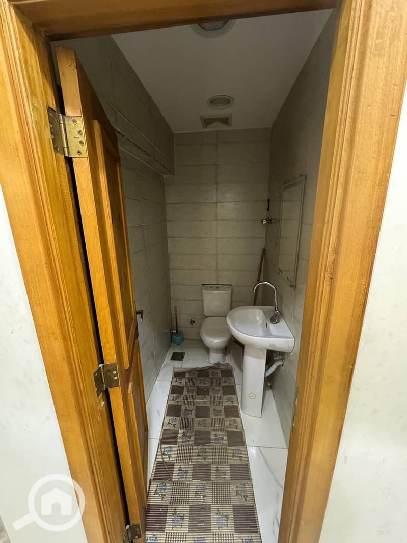 Office for sale 100 square meters with furniture and air conditioning in Saint Fatima Square - Więcej