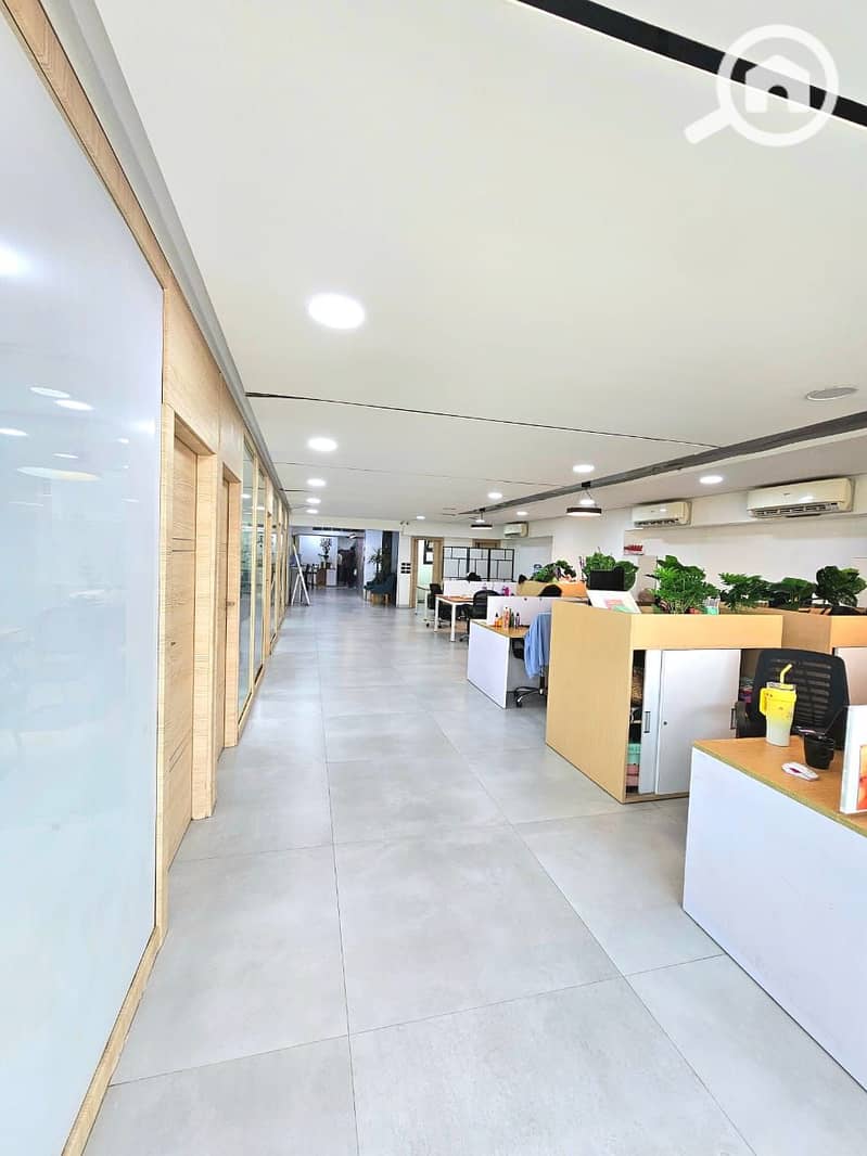 Office headquarters for rent 300m equipped for companies in Prime Location in Maadi - Widok 4