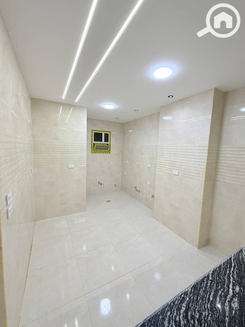 20 1000929816. jpg