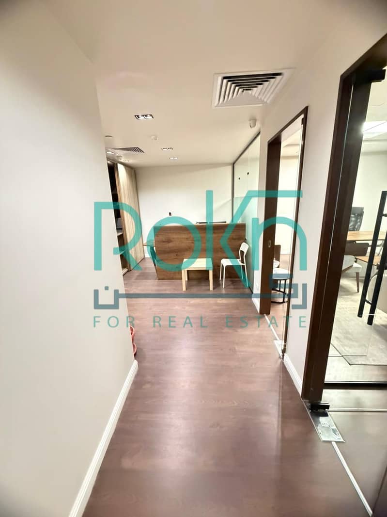 Office for rent, finished, furnished, modern, view of the plaza, Arkan Plaza, Al-Bustan Street - Central Axis - Ansicht 4