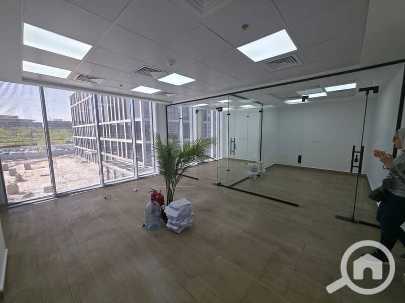 Office for rent 96m, air-conditioned, prime location in CFC/New Cairo - Widok 2