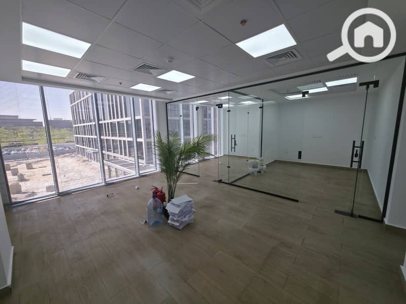 Office for rent 96m, air-conditioned, prime location in CFC/New Cairo - Widok 4