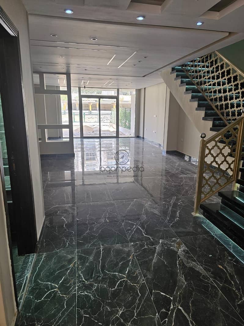 Immediate Rent with Fully Finished & ACs | 265m Villa Garden for Rent in Mountain View iCity New Cairo - Ansicht 3