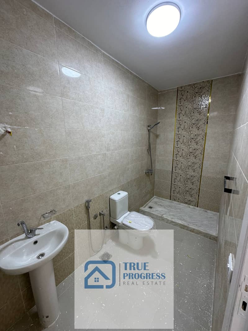Full administrative floor for rent 700 meters in Al-Muttam on 9 Main Street near Fountain Square - Więcej