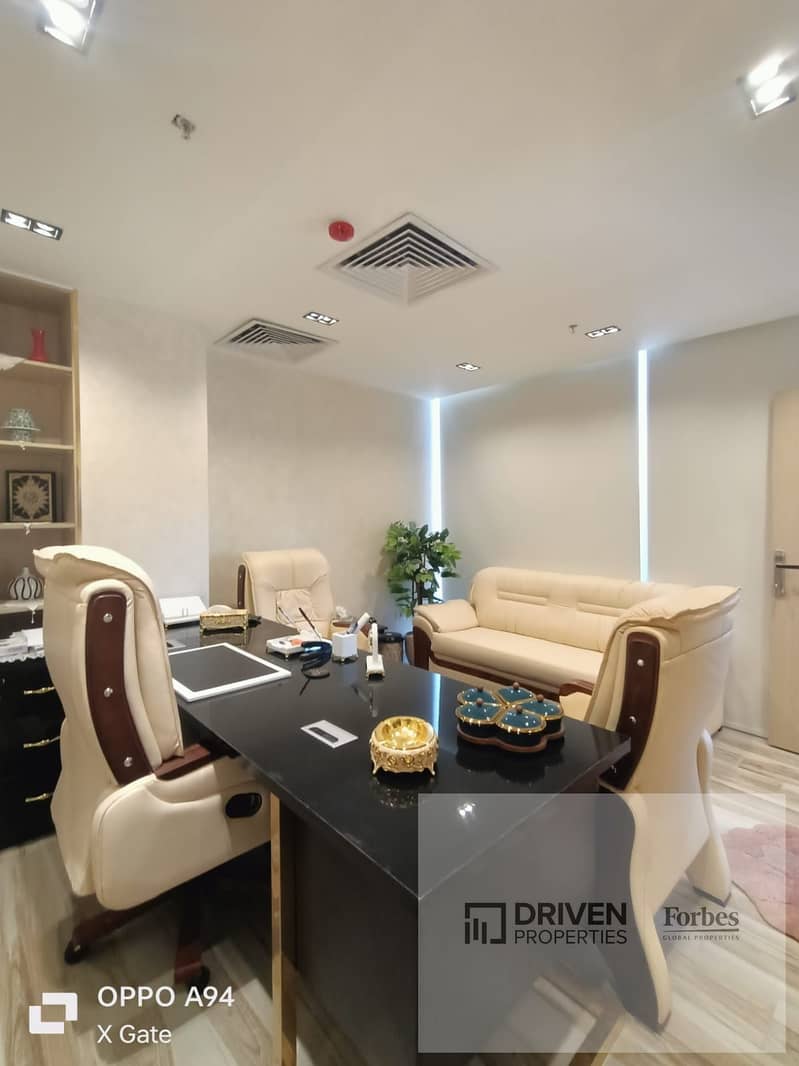 Fully Finished Office with ACs for Rent in Centrada Plaza Juhaina Square 6th of October Sheikh Zayed - Widok 2