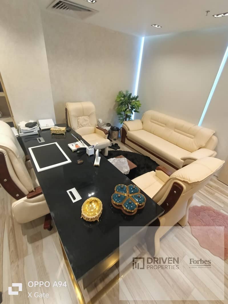 Fully Finished Office with ACs for Rent in Centrada Plaza Juhaina Square 6th of October Sheikh Zayed - Widok 4