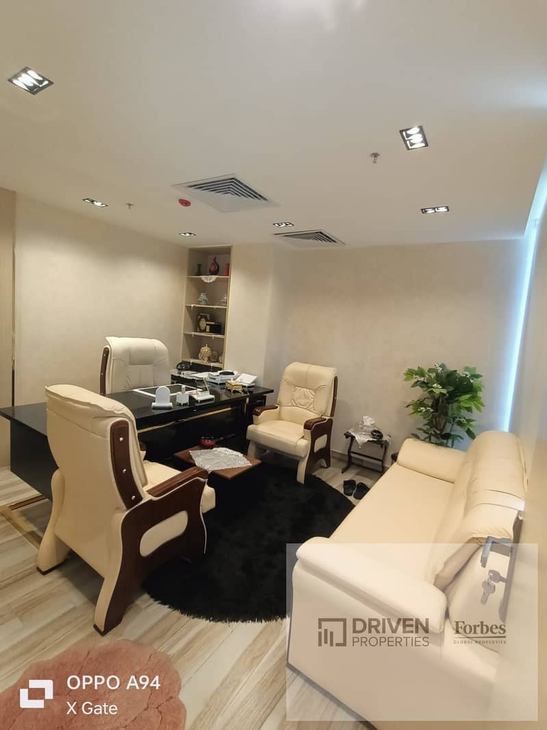 Fully Finished Office with ACs for Rent in Centrada Plaza Juhaina Square 6th of October Sheikh Zayed - Widok 5