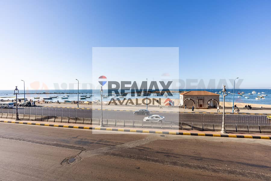 Apartment for sale, licensed with all utilities, 150 m in Miami (directly on the beach) – pohled 2