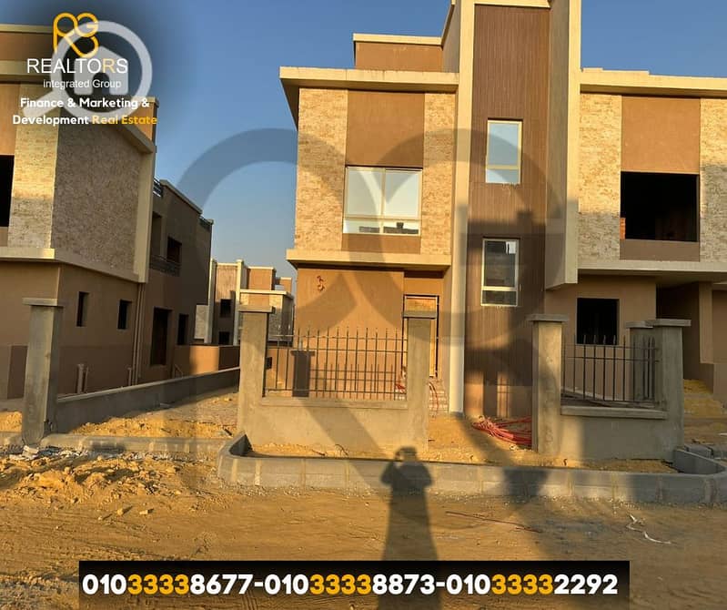Unique Twin House for Sale in Tuya Compound, 355 sq m - Green Belt - Ansicht 2