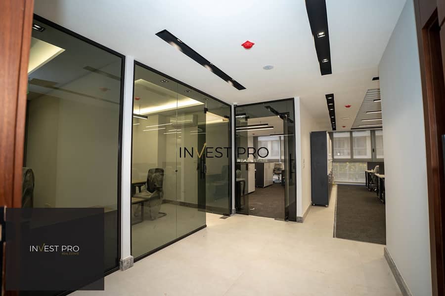 Administrative office 1000m + 4 parking for rent in a prime location in Bavaria Town - Widok 2