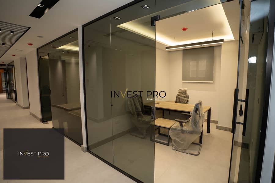 Administrative office 1000m + 4 parking for rent in a prime location in Bavaria Town - Widok 4