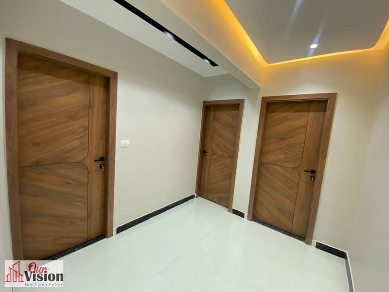 For sale in Sheikh Zayed, District 16, Neighborhood 2, a fourth floor apartment with luxurious finishing, 220 square meters, 3 rooms including a master bedroom, 2 bathrooms, modern finishing, first occupancy, reconciled property with Form 8, there is an elevator. - Ansicht 4