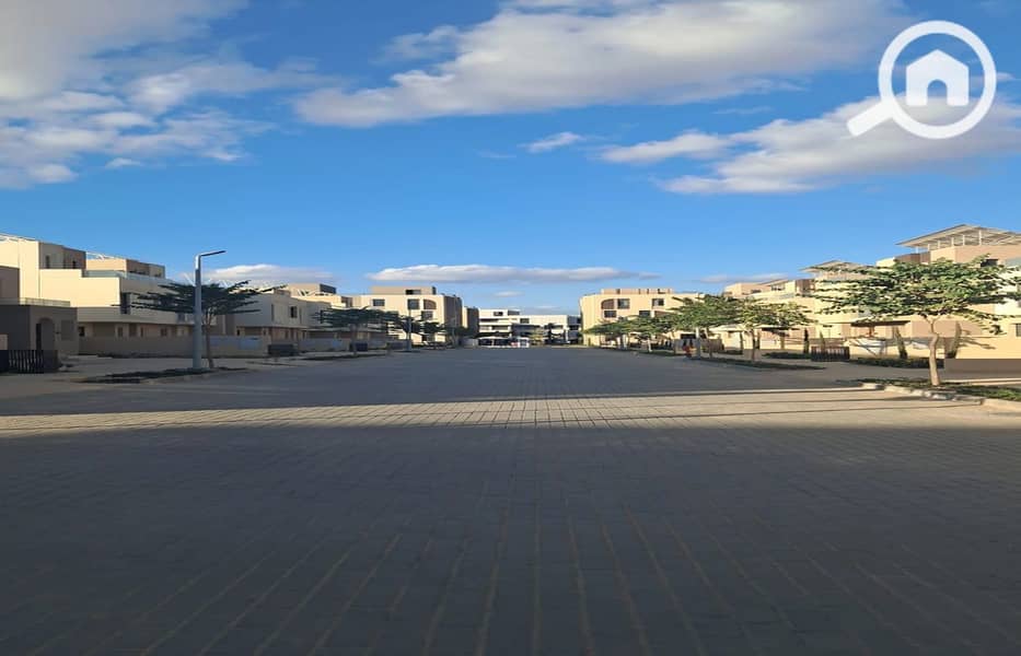 Prime located villa in Vye and Karmell next to Belle Vie Emaar Beverly Hills Sheikh Zayed - Więcej
