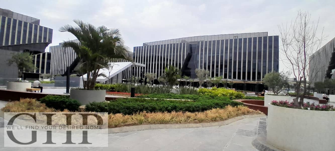 Office Fully Finished For Sale in Eastown Sodic New Cairo - Widok 3