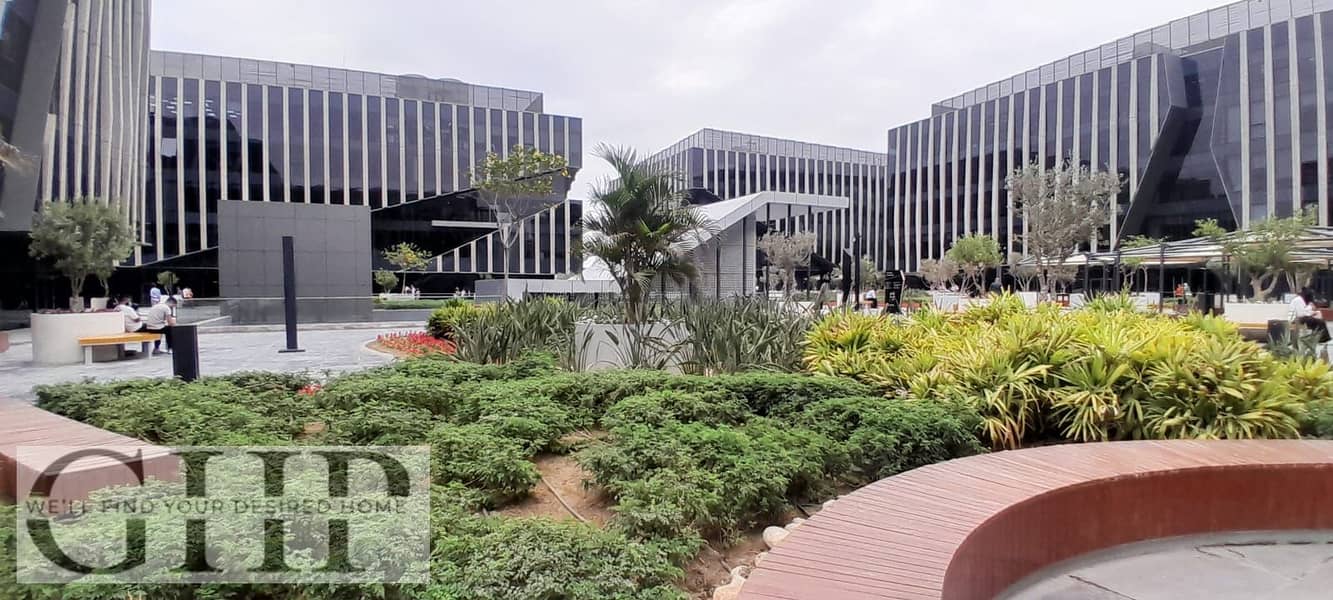 Office Fully Finished For Sale in Eastown Sodic New Cairo - Widok 4