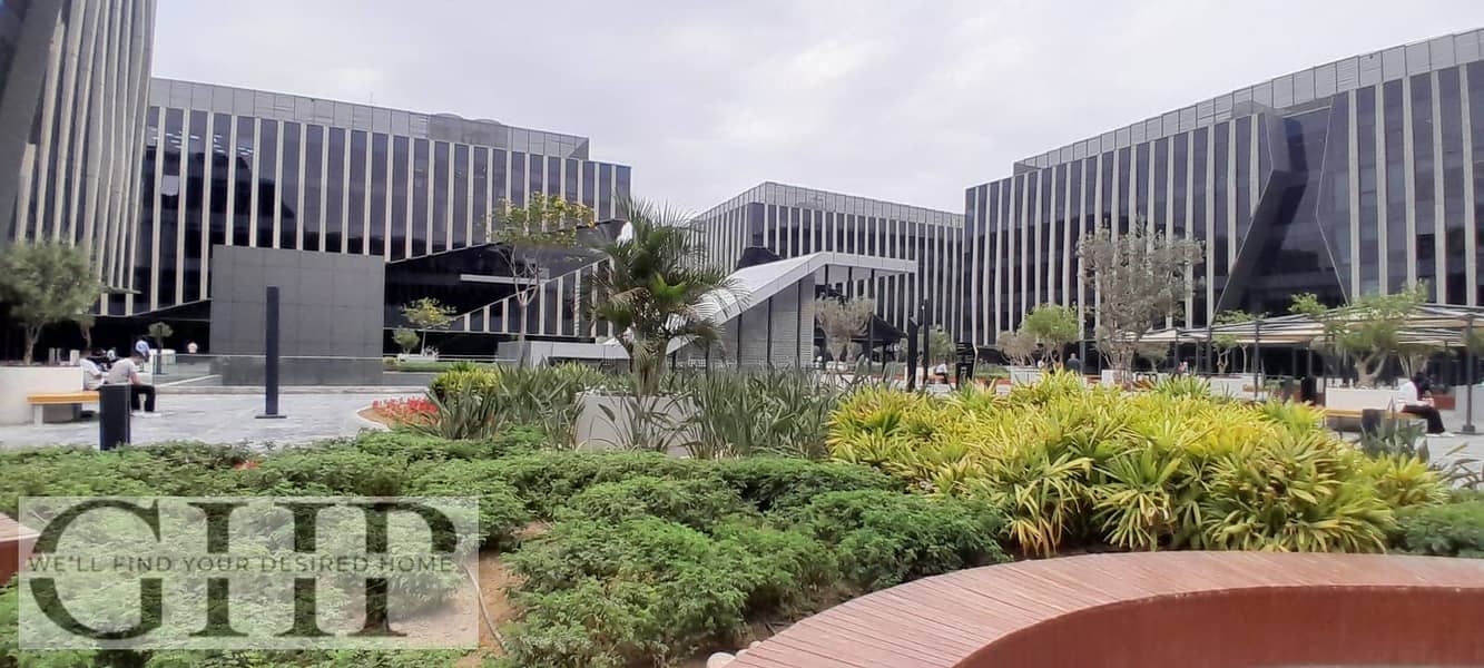 Office Fully Finished For Sale in Eastown Sodic New Cairo - Widok 5