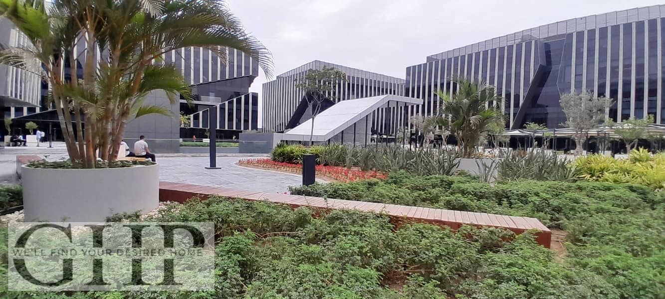 Office Fully Finished For Sale in Eastown Sodic New Cairo - Widok 6