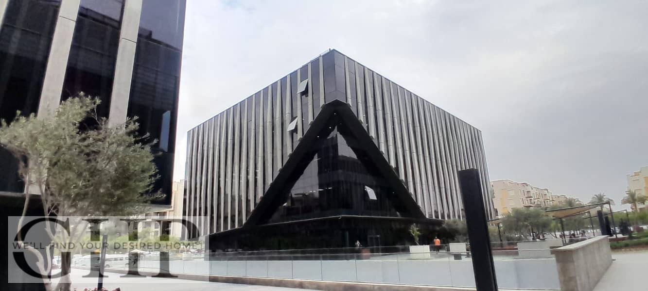 Office Fully Finished For Sale in Eastown Sodic New Cairo - Więcej