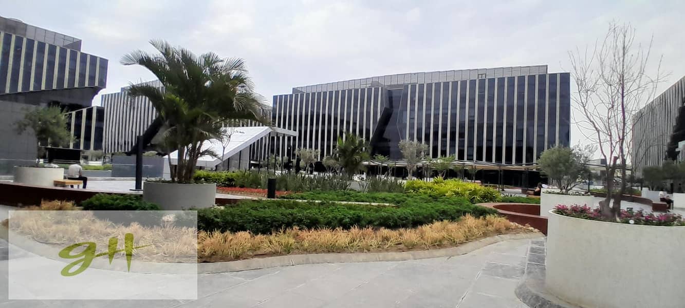 Finished Office Ready to Move For Sale in Eastown Sodic New Cairo - Widok 3