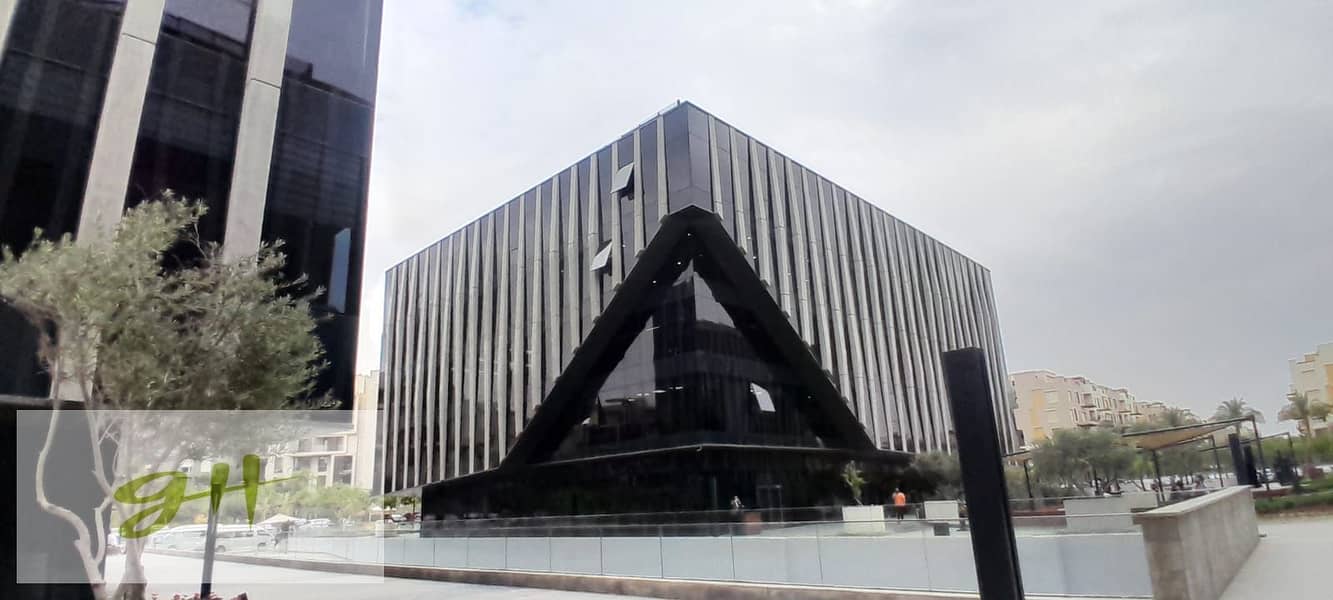 Finished Office Ready to Move For Sale in Eastown Sodic New Cairo - Więcej