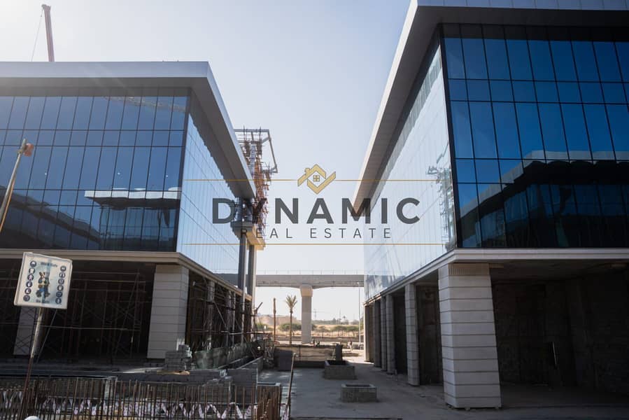 Leased Ground Retail Unit in Golden Gate | Up to 600K Monthly Income - Więcej
