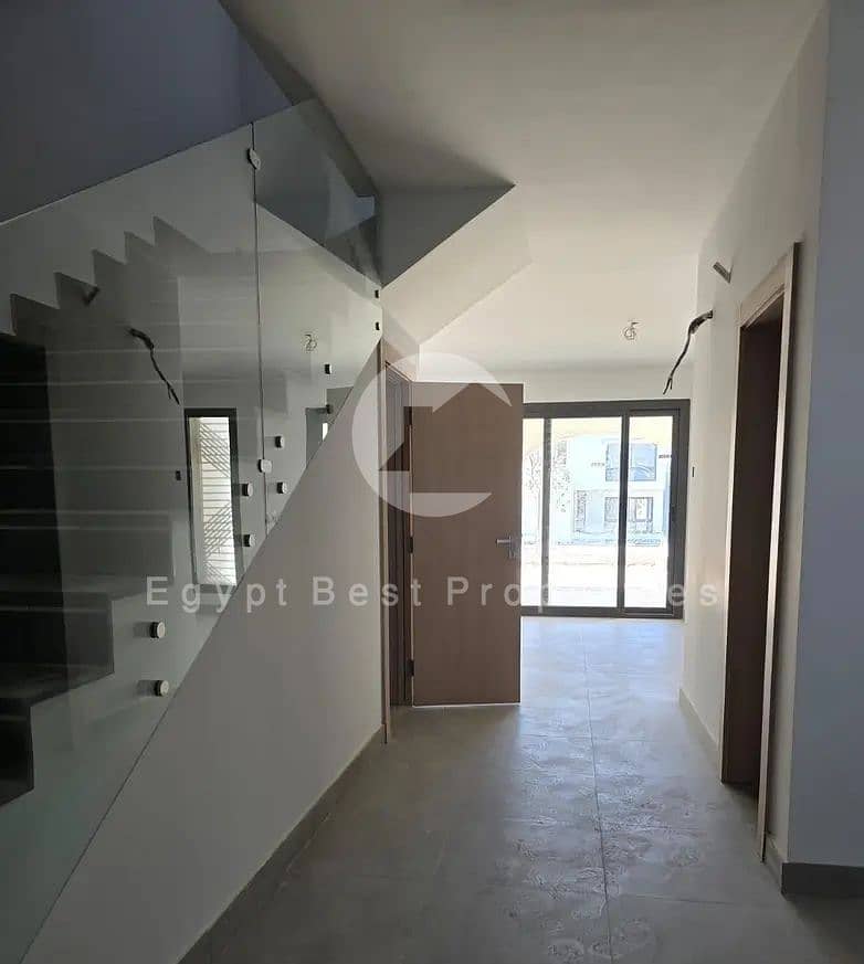 Ready To Move In Today 1st Row Villa With High-end Finishing and Double View At Playa Ghazala - Ansicht 6