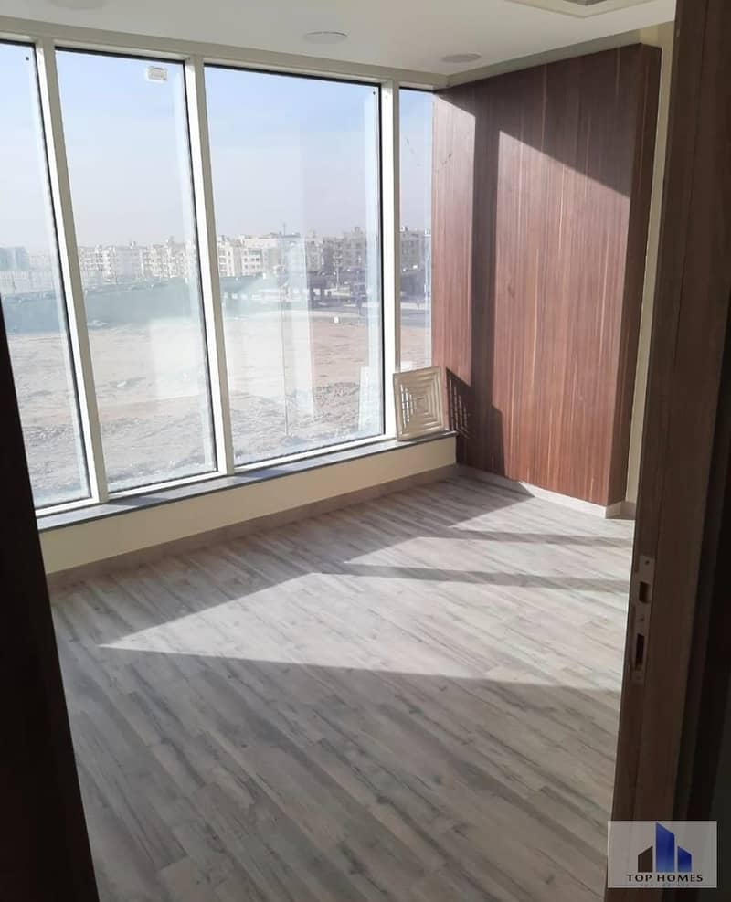 Office space for rent 80 sqm fully finished / ACs in a prime location in Trivium Square South 90th 5th Settlement - Widok 4