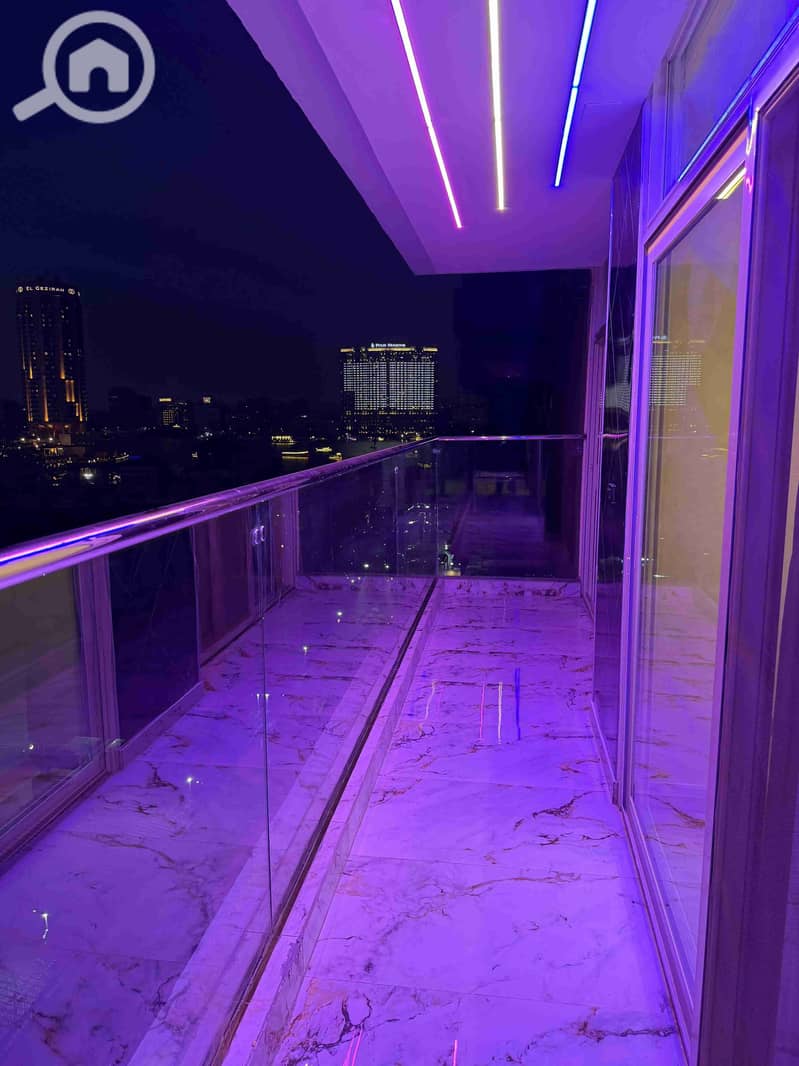 For rent, first occupancy, hotel-style finishing, amazing view close to Sheraton Hotel for upscale and distinctive living in Dokki. - Więcej