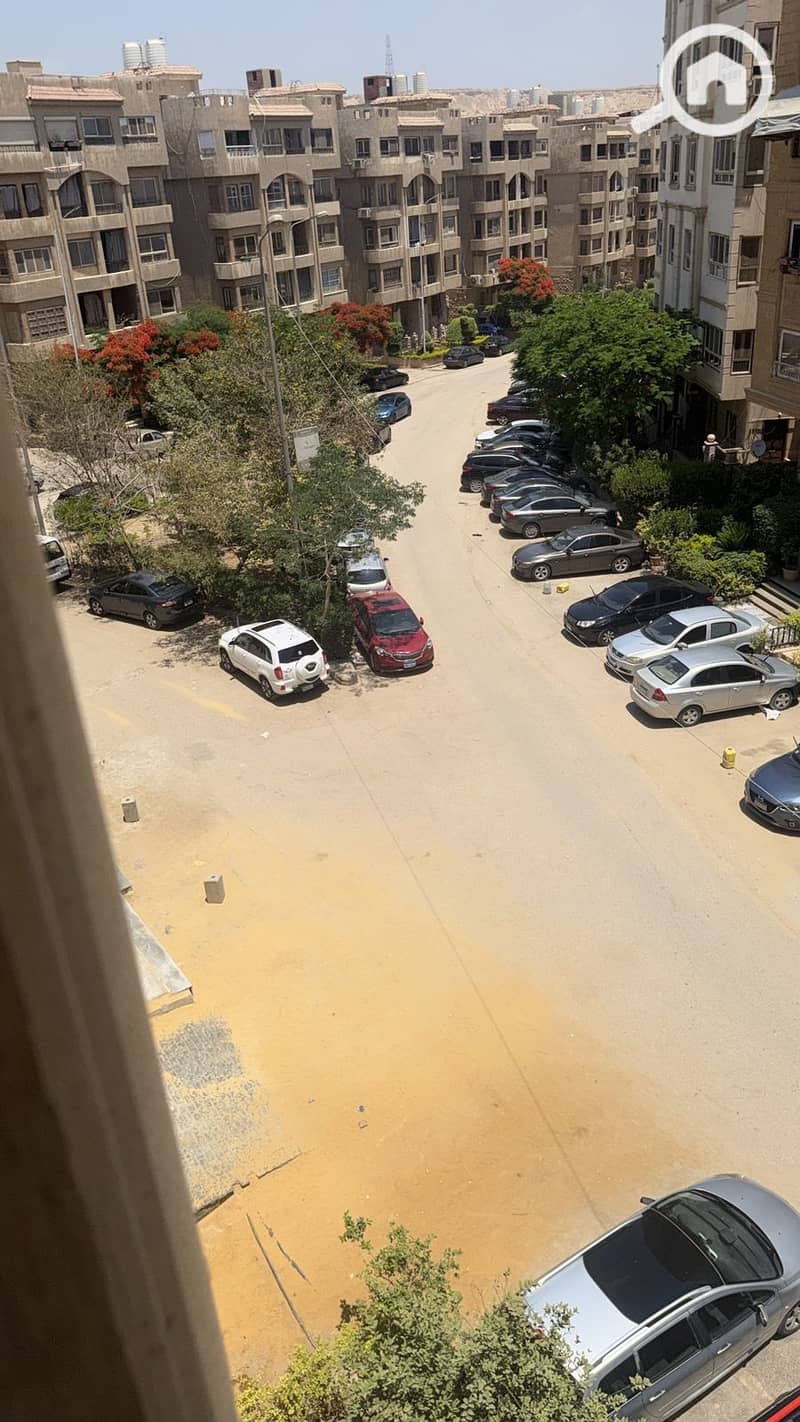 Apartment for sale in a prime location in Zahra El Maadi, El Miraj City, near the third neighborhood, behind the Emarat gas station, next to Carrefour Ring Road. - Widok 6