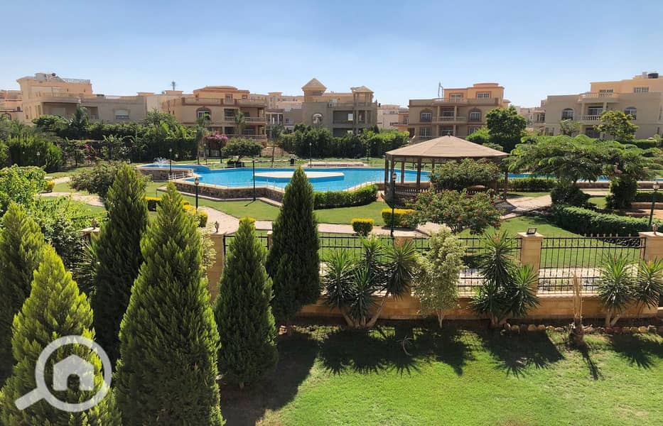 Prime Location Townhouse Villa Ready-to-Move Near Waterway 1 & Garden 8| La Rosa Compound | New Cairo - Ansicht 5