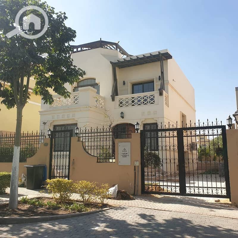 Villa with pool 5 beds garden view Fully furnished in hyde park new cairo - Więcej