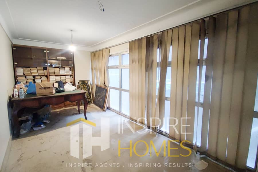 Licensed administrative office for sale – fully open views - Widok 2