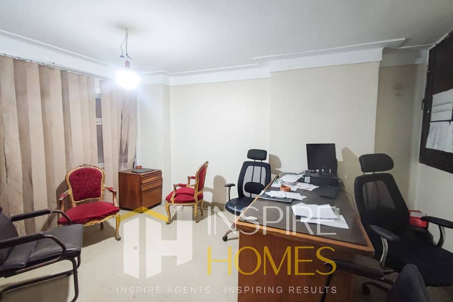Licensed administrative office for sale – fully open views - Widok 3