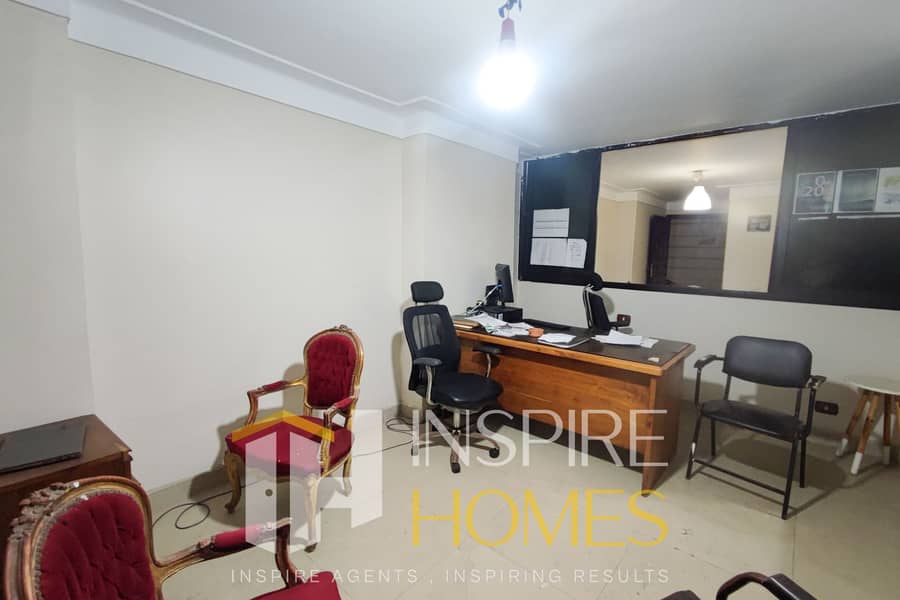 Licensed administrative office for sale – fully open views - Widok 4