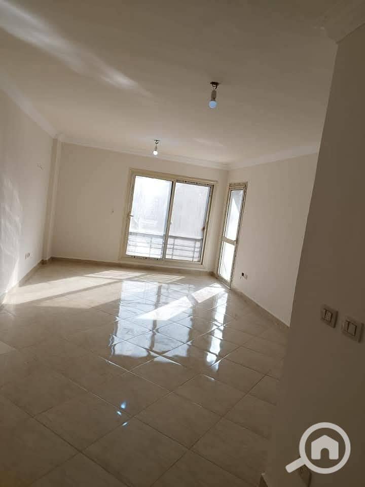 For sale, an apartment in Dar Misr Compound, Al-Andalus, phase two, in front of Hyde Park Zone 1. - Widok 3