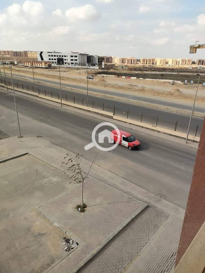 For sale, an apartment in Dar Misr Compound, Al-Andalus, phase two, in front of Hyde Park Zone 1. - Widok 4