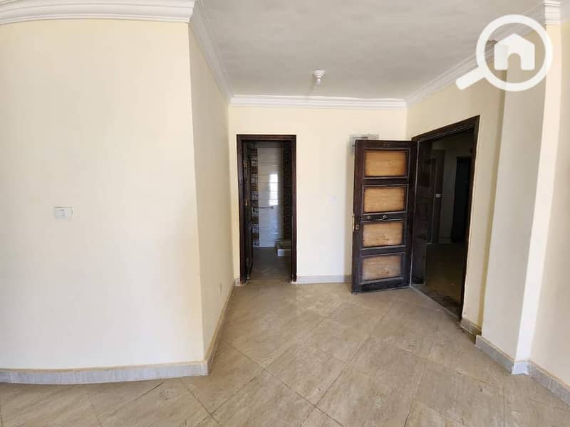For sale, an apartment in Dar Misr Compound, Al-Andalus, phase two, in front of Hyde Park Zone 1. - Widok 5