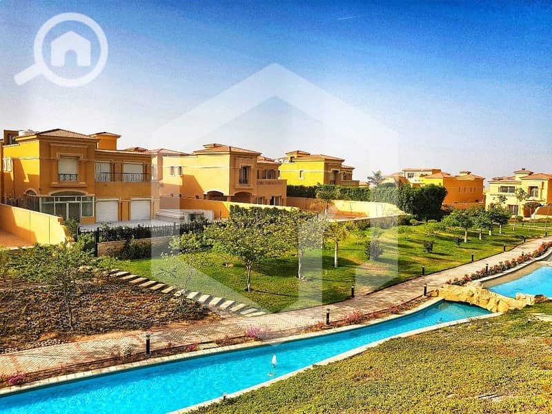 Townhouse with a Private Garden Ready To Move for sale with ACs in Royal Meadows, Arco, El Seikh Zayed . . . . . . . . . . . . . . . . . - Widok 4