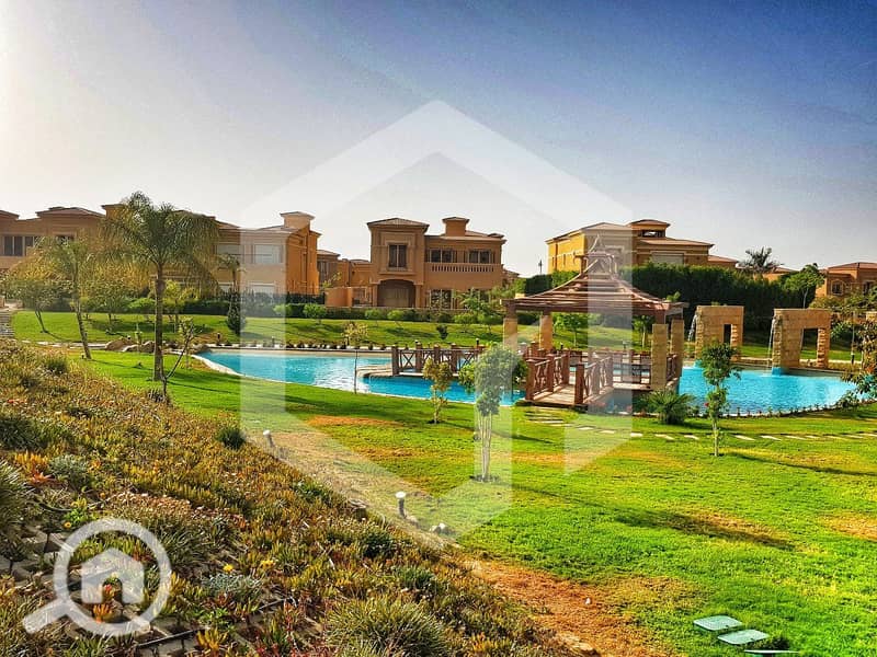 Townhouse with a Private Garden Ready To Move for sale with ACs in Royal Meadows, Arco, El Seikh Zayed . . . . . . . . . . . . . . . . . - Widok 5
