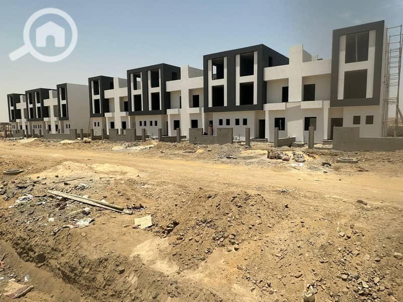 Townhouse for sale in Lake West Compound, Sheikh Zayed, in a prime location. - Ansicht 3