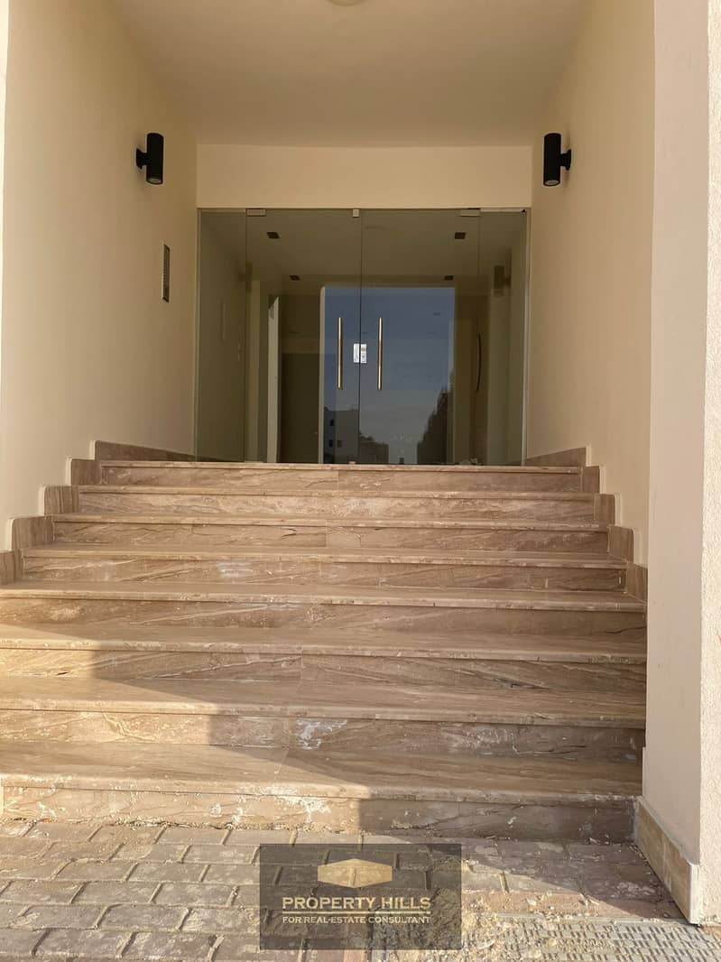 Receive a 130 m apartment in the heart of Sheikh Zayed with super lux finishing. - Widok 3