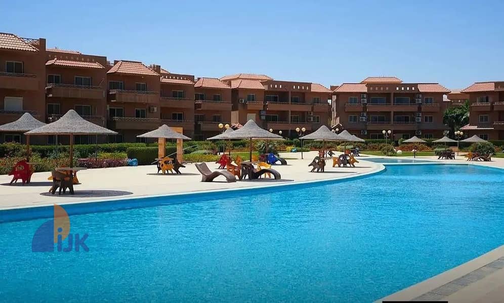 A great chalet for sale, ready for immediate occupancy, in the heart of Ain Sokhna, with a direct view of the pool. Down payment and installments avai - Widok 3