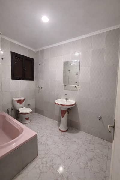 3 Bedroom Flat for Sale in Dokki, Giza - شقة للبيع بالدقى شارع عبد الرازق محمد متفرع من سلمان جوهر