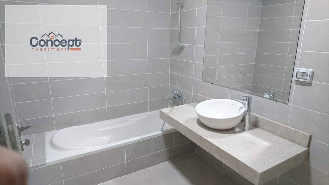 2 Bedrooms Apartment Prime Location Fully Finished Wit Acs In Village Gate Compound - New Cairo - Widok 5