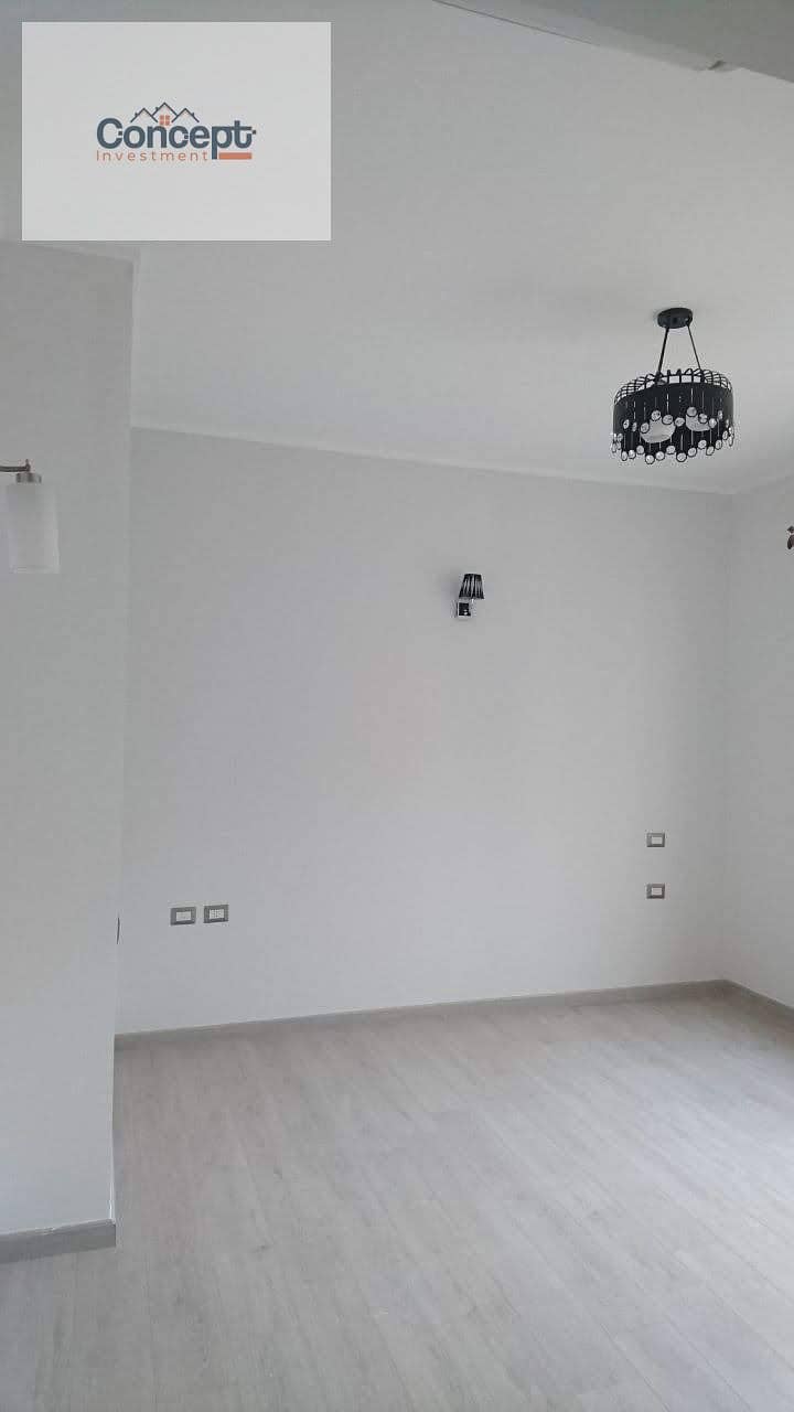 2 Bedrooms Apartment Prime Location Fully Finished Wit Acs In Village Gate Compound - New Cairo - Widok 6