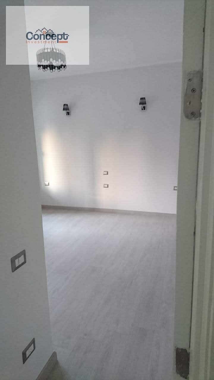 2 Bedrooms Apartment Prime Location Fully Finished Wit Acs In Village Gate Compound - New Cairo - Więcej