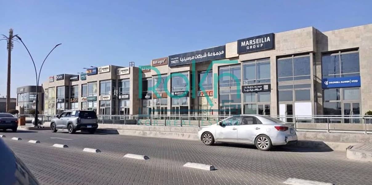 Office for Rent with Exceptional Space in a Prime Location at The Strip – SODIC, Sheikh Zayed - Widok 3
