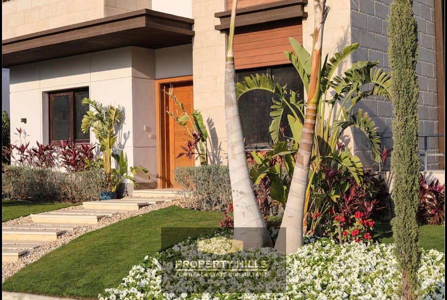 Panoramic villa 212 meters with private swimming pool in Dijar AZZAR compound next to Mivida Emmar and AUC - Widok 3