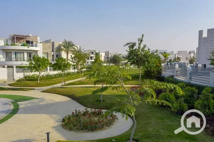 Stand Alone Villa ready to move delivery in Cleopatra Square in front of Arkan Plaza Sheikh Zayed near New Giza , The Crown and Swan Lake October - Ansicht 6