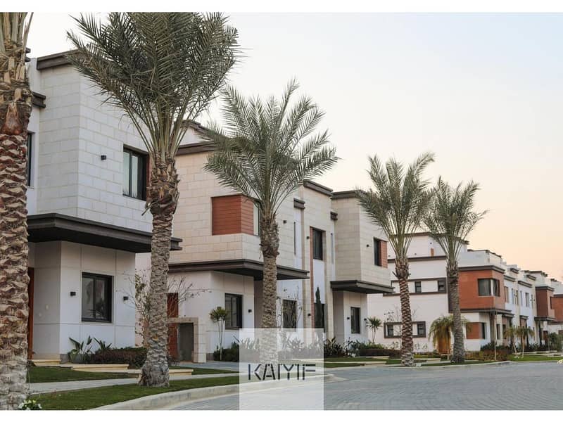 Corner Townhouse for Sale in Azzar New Cairo with Private Pool Fully Finished Immediate Delivery in a Prime Location Inside a Prestigious Compound – další